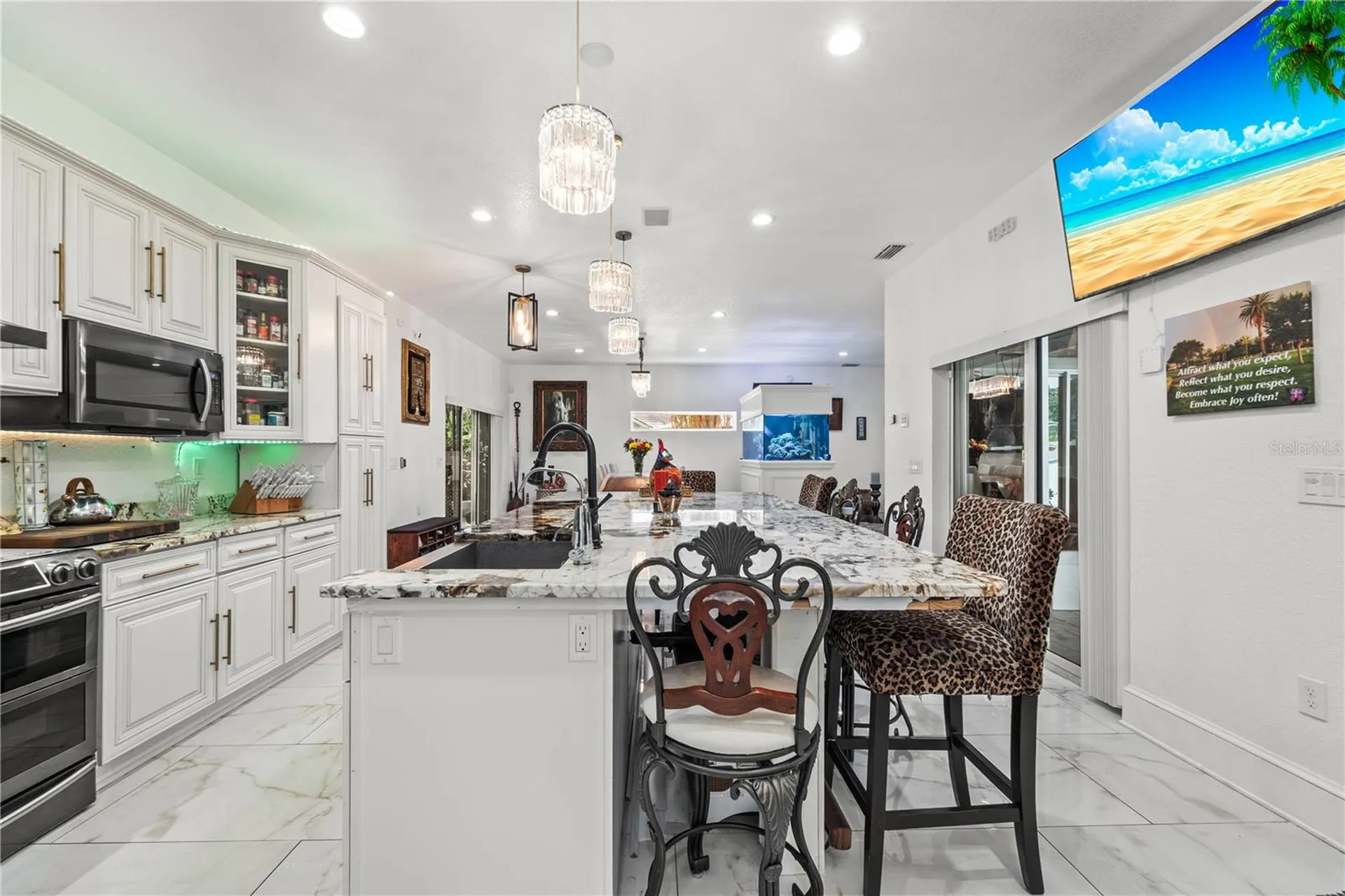 2520 Gomaz Way S St Petersburg FL 33712