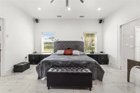 2520 Gomaz Way S St Petersburg FL 33712