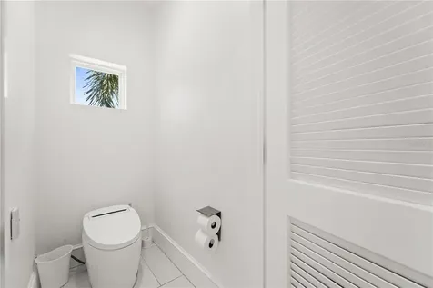 2520 Gomaz Way S St Petersburg FL 33712