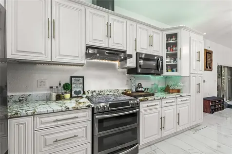 2520 Gomaz Way S St Petersburg FL 33712