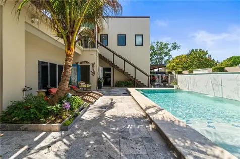 2520 Gomaz Way S St Petersburg FL 33712