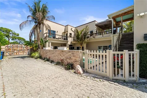 2520 Gomaz Way S St Petersburg FL 33712