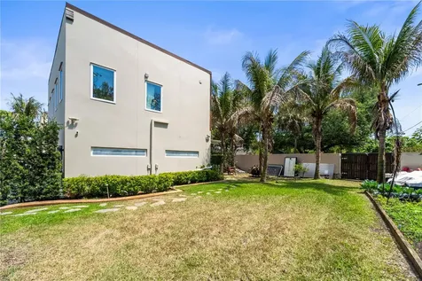 2520 Gomaz Way S St Petersburg FL 33712