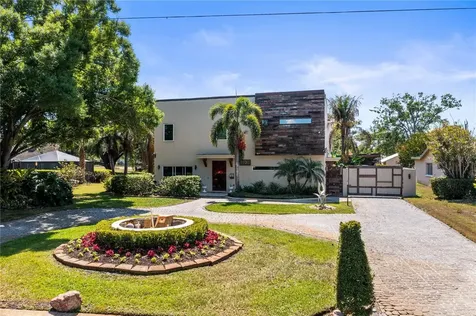 2520 Gomaz Way S St Petersburg FL 33712