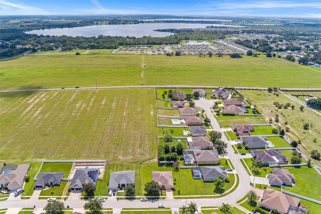 193 Lake Arietta Court Auburndale FL 33823