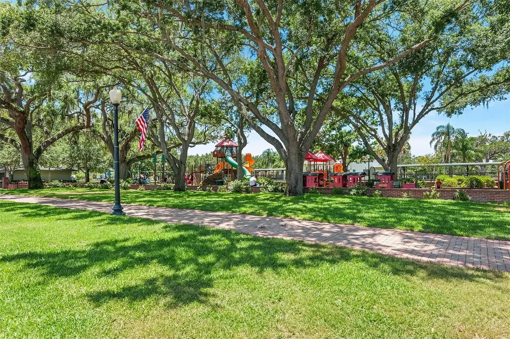 193 Lake Arietta Court Auburndale FL 33823