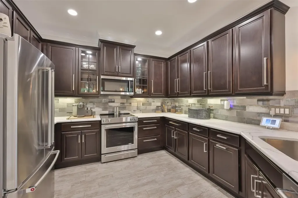 682 Chipper Drive Sun City Center FL 33573