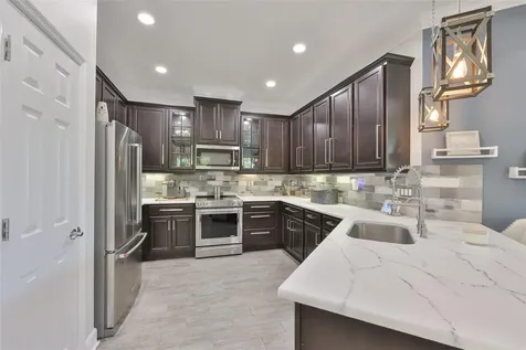 682 Chipper Drive Sun City Center FL 33573