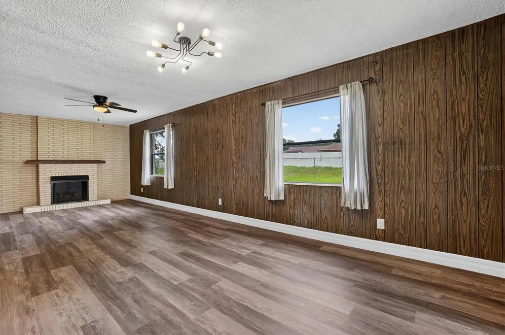 1120 San Luis Drive Orlando FL 32807