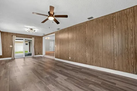 1120 San Luis Drive Orlando FL 32807