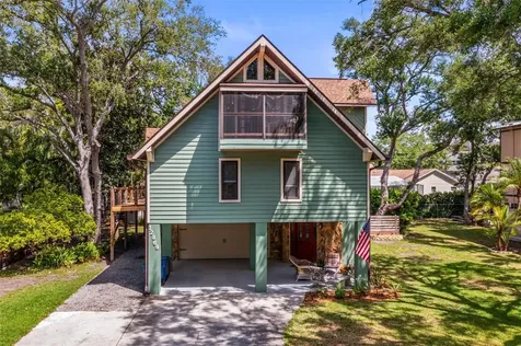 12869 Poinsettia Avenue Seminole FL 33776