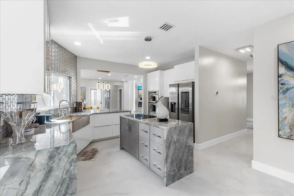375 Wellington Avenue Oldsmar FL 34677