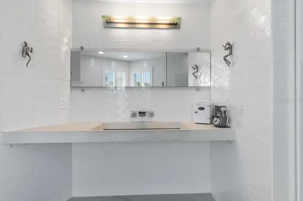 375 Wellington Avenue Oldsmar FL 34677