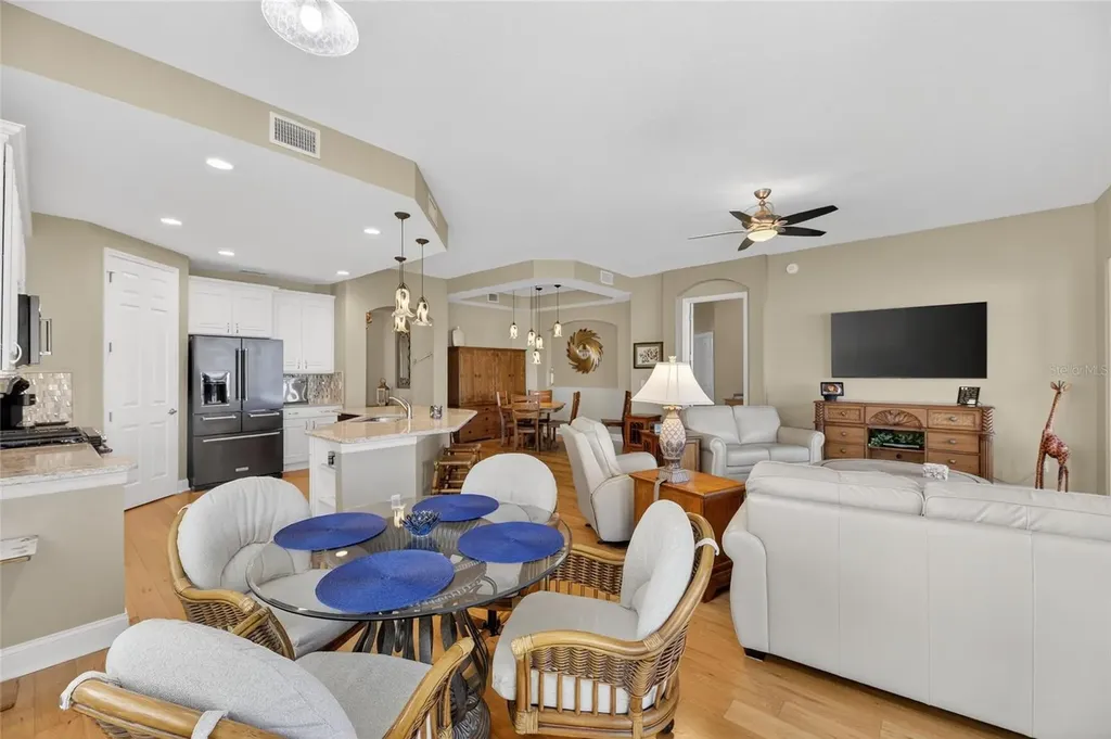1351 Emerald Dunes Drive Sun City Center FL 33573