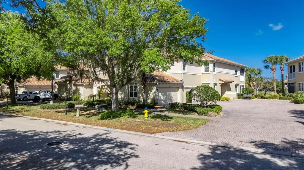 1351 Emerald Dunes Drive Sun City Center FL 33573