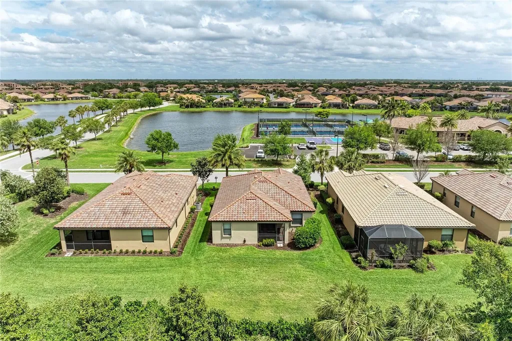 6810 Willowshire Way Bradenton FL 34212