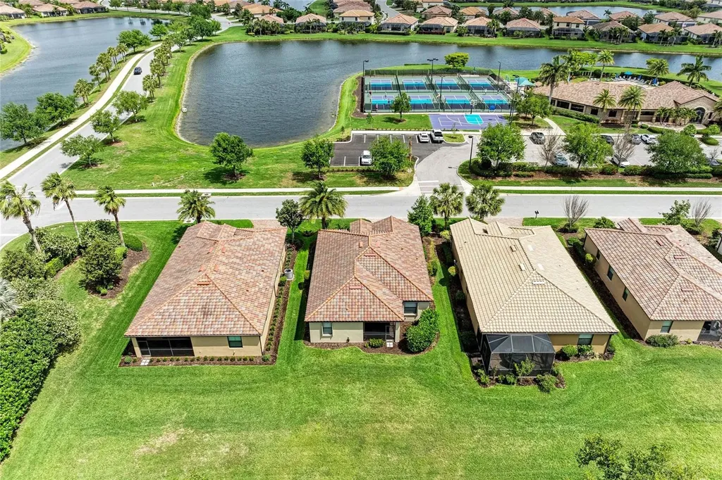 6810 Willowshire Way Bradenton FL 34212
