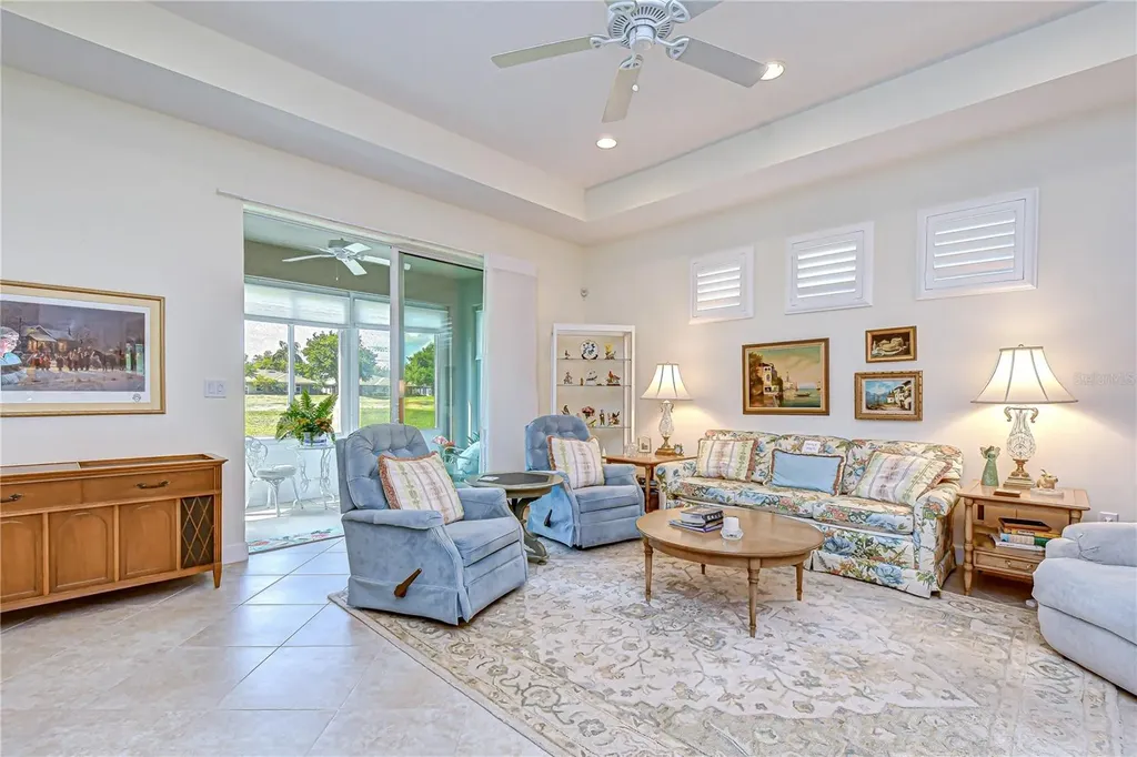 984 Pembroke Point Way Sun City Center FL 33573