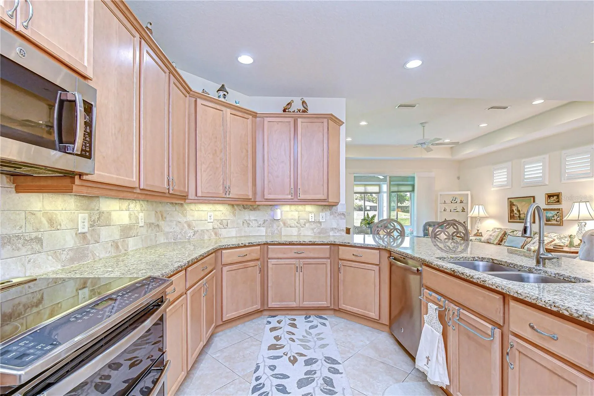 984 Pembroke Point Way Sun City Center FL 33573