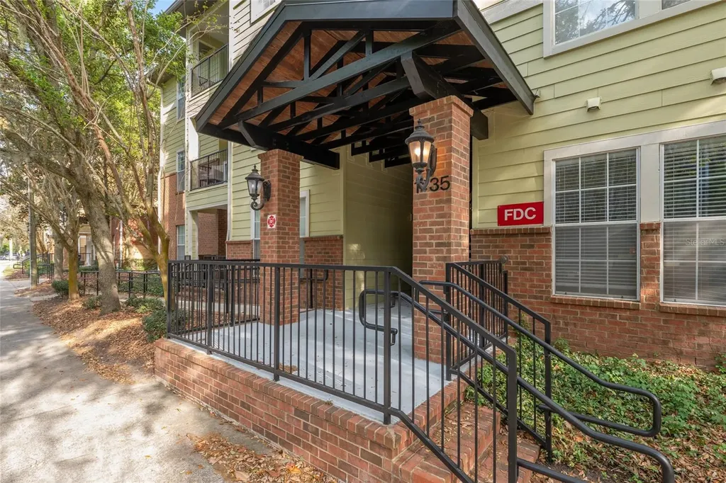 1235 SW 9th Road Gainesville FL 32601