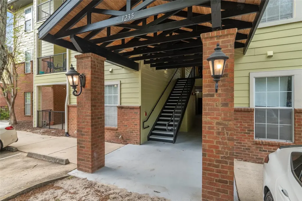 1235 SW 9th Road Gainesville FL 32601