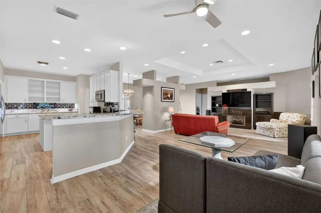 1880 Edgewater Drive Mount Dora FL 32757