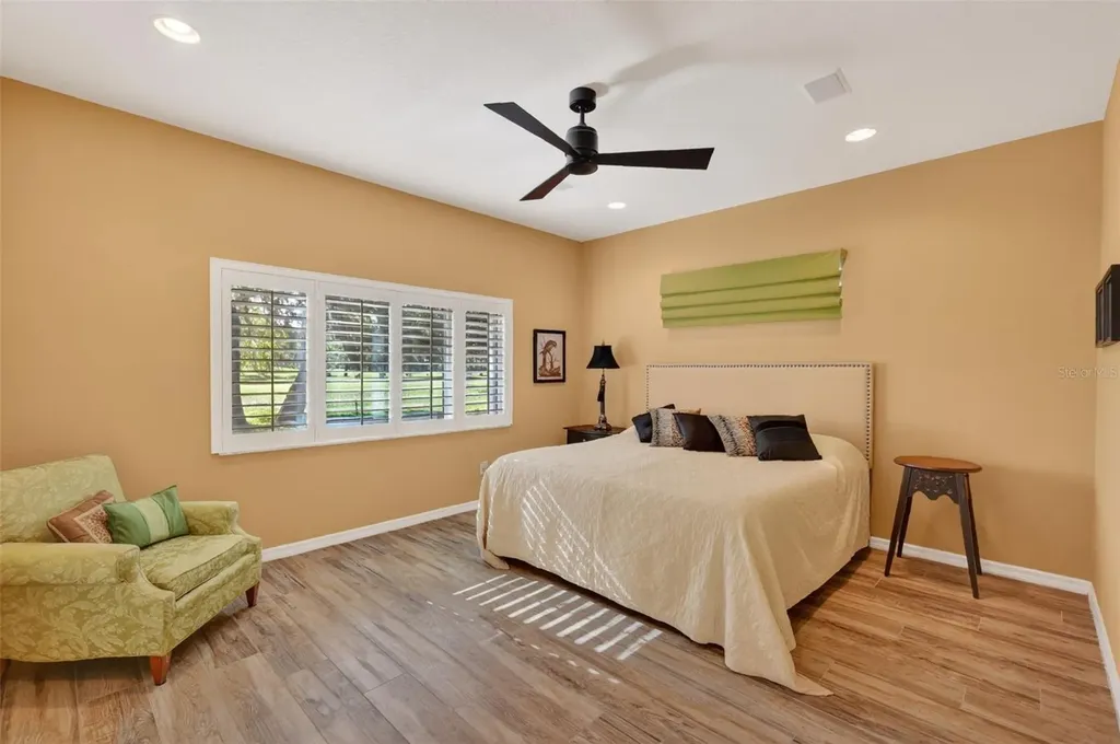 1880 Edgewater Drive Mount Dora FL 32757