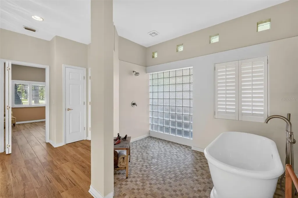 1880 Edgewater Drive Mount Dora FL 32757