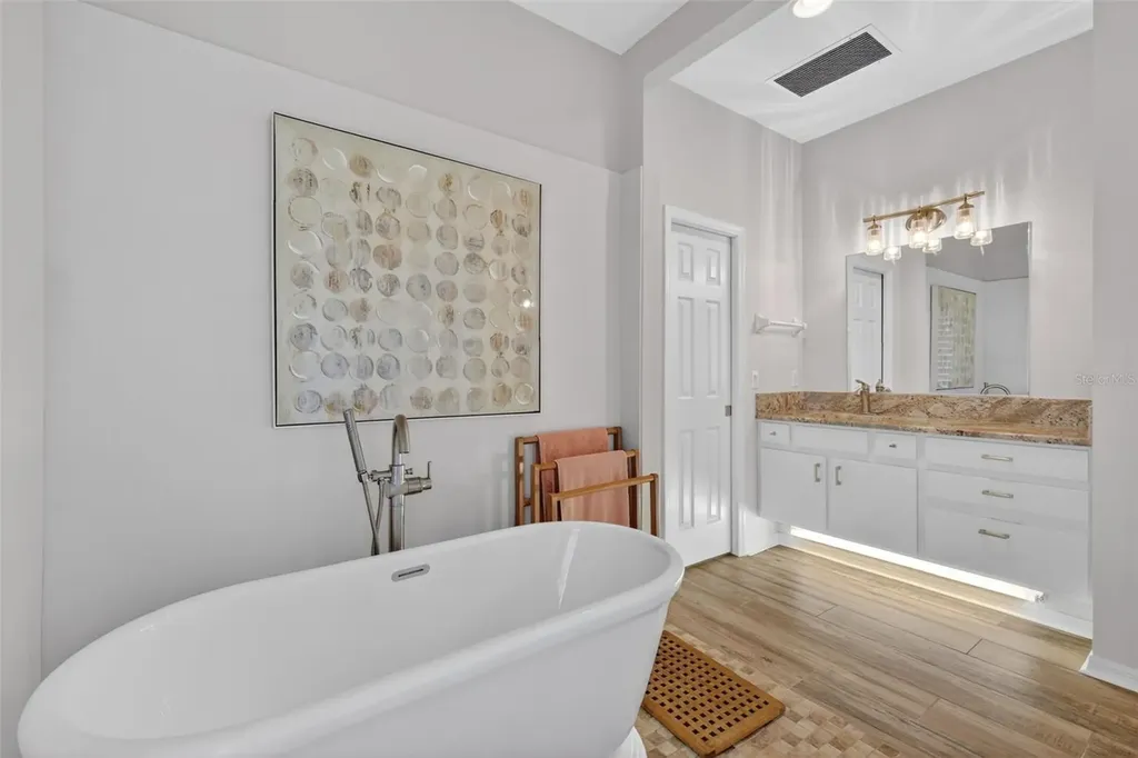 1880 Edgewater Drive Mount Dora FL 32757