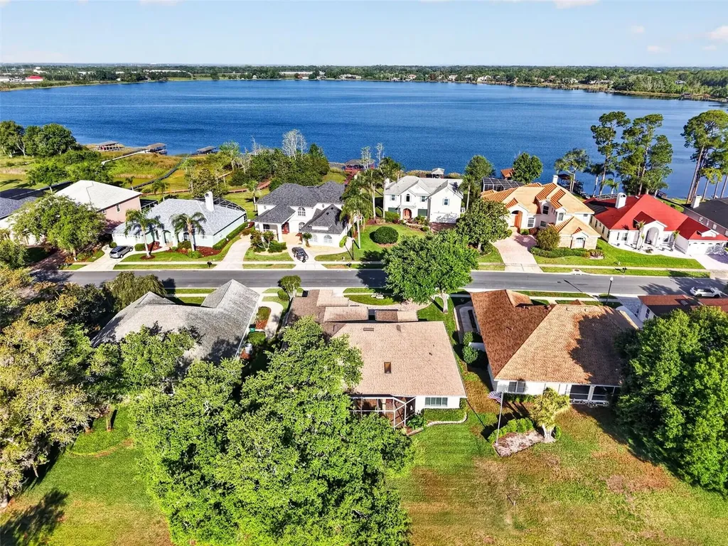 1880 Edgewater Drive Mount Dora FL 32757