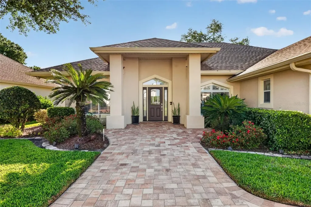 1880 Edgewater Drive Mount Dora FL 32757