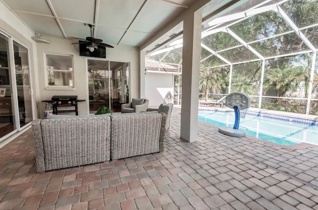 17803 Hickory Moss Place Tampa FL 33647