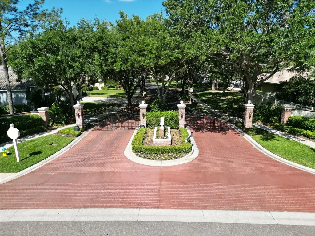 17803 Hickory Moss Place Tampa FL 33647