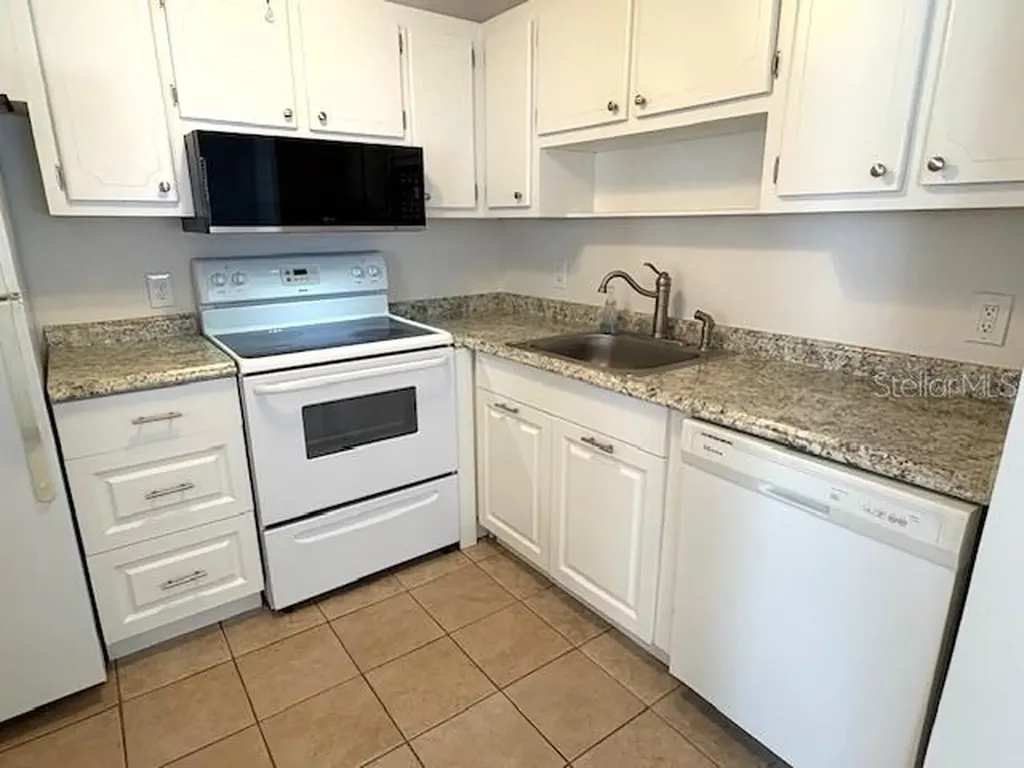 1901 Andover Way Sun City Center FL 33573