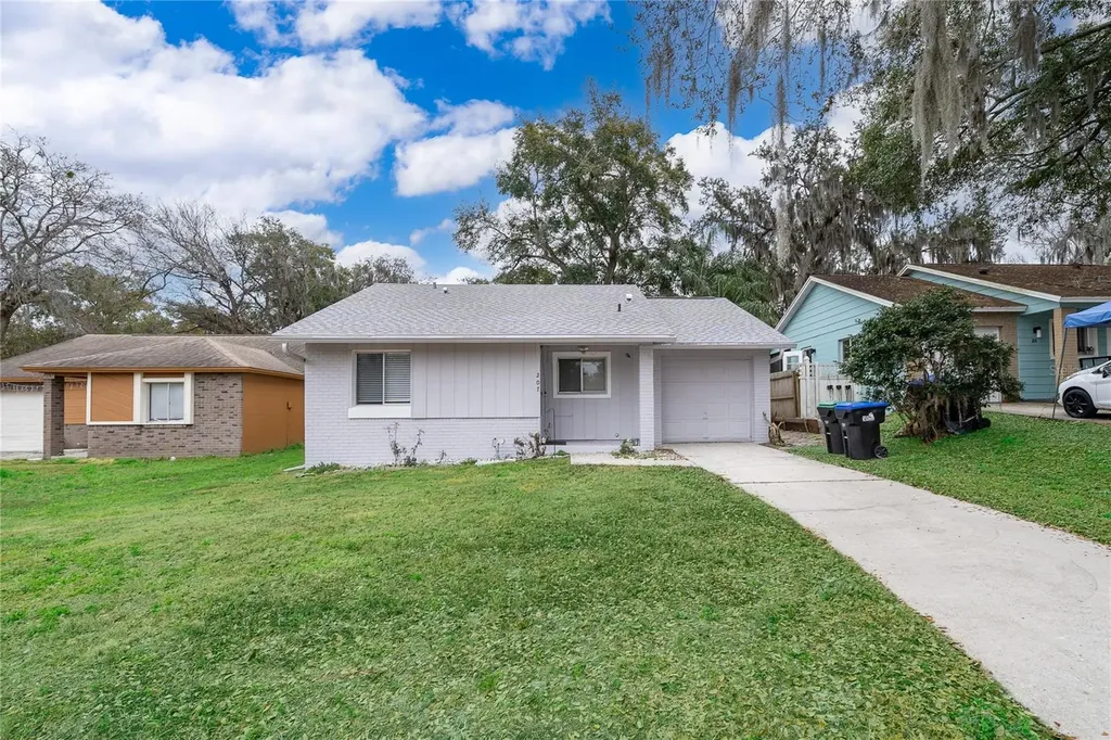 207 Lake Drive Orlando FL 32835