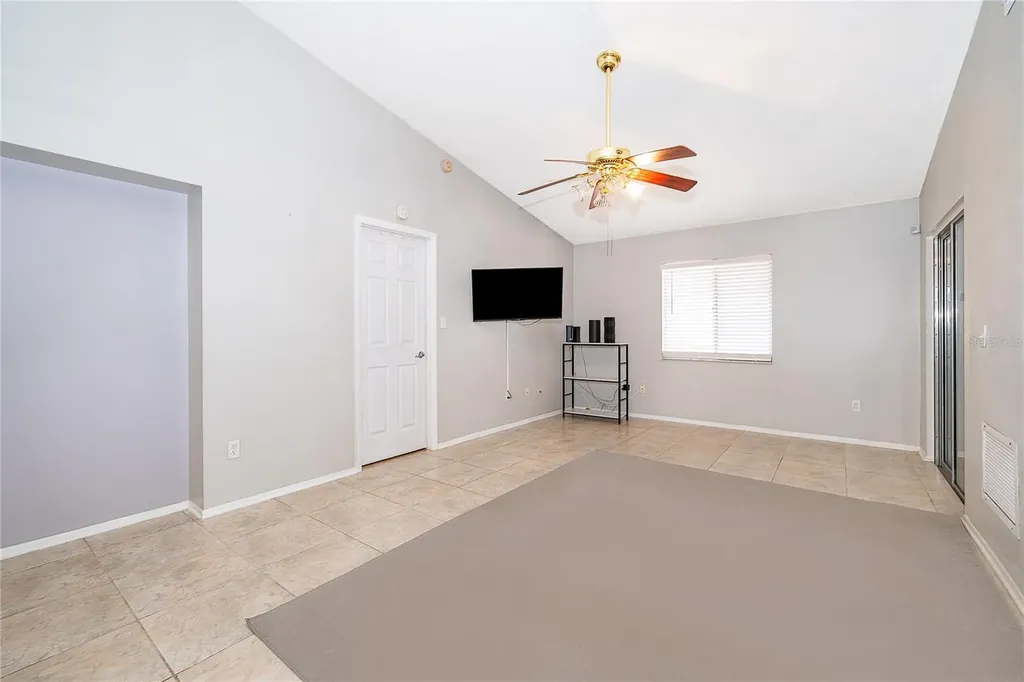 207 Lake Drive Orlando FL 32835