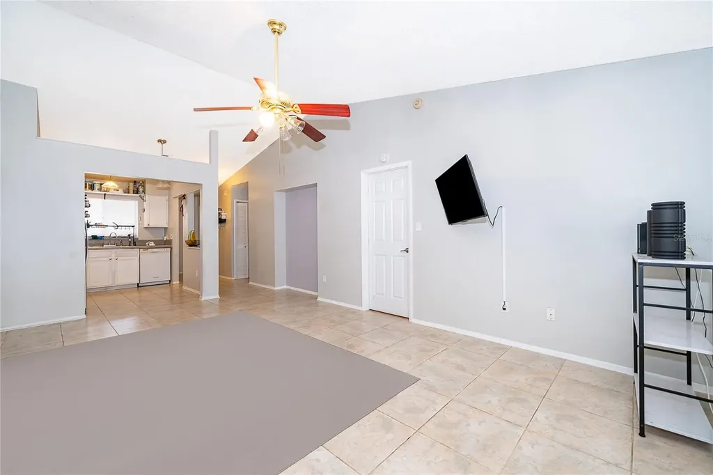 207 Lake Drive Orlando FL 32835