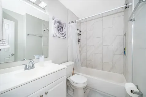 207 Lake Drive Orlando FL 32835