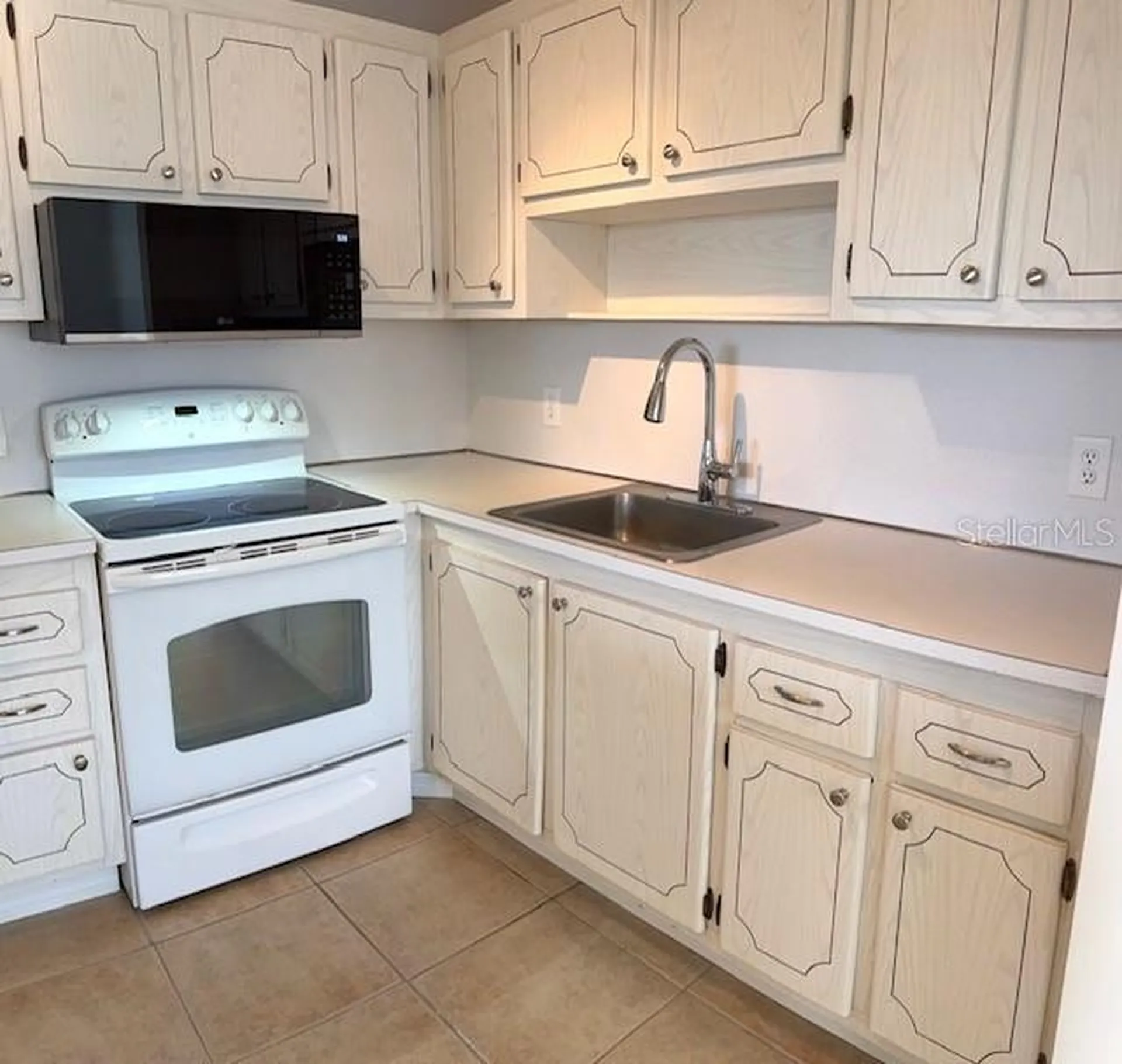 201 Kings Boulevard Sun City Center FL 33573
