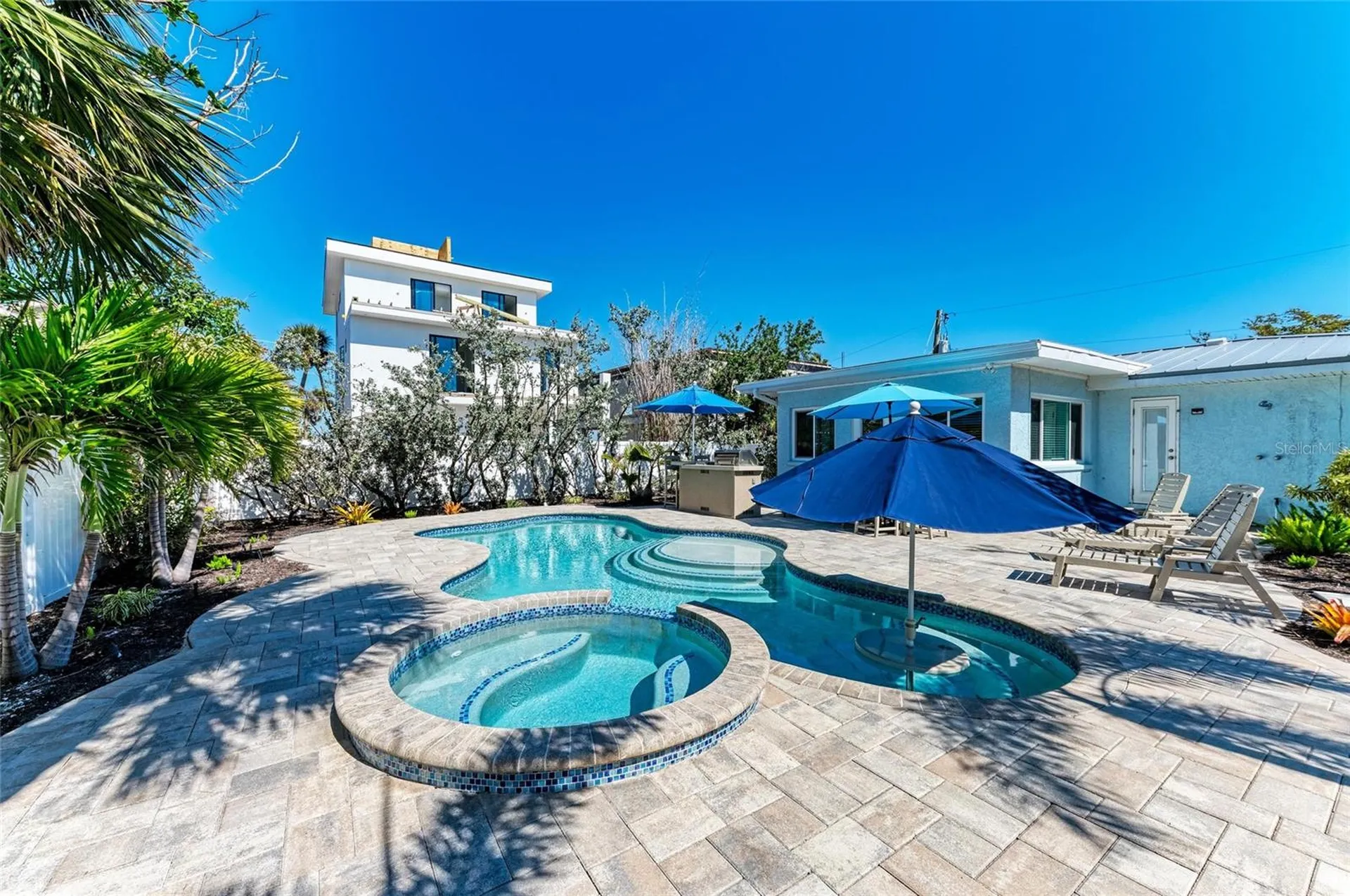 165 Crescent Drive Anna Maria FL 34216