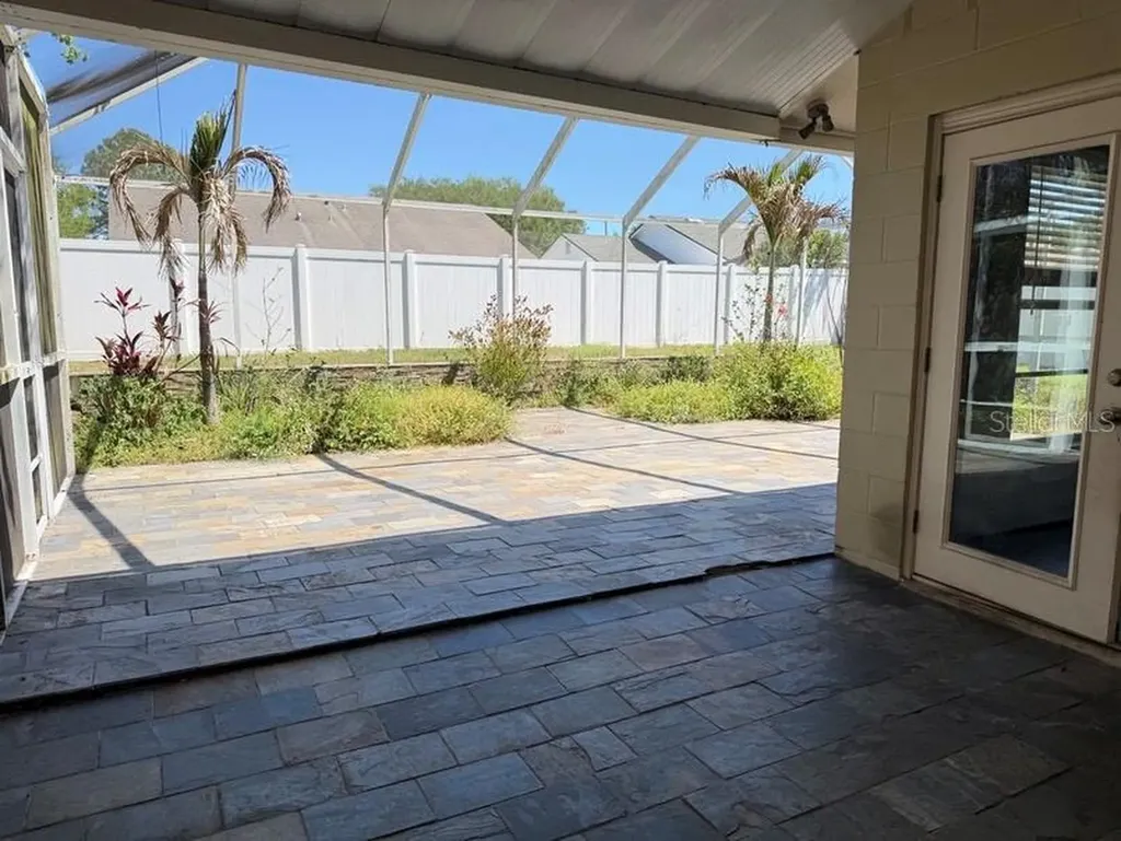 8753 Hampden Drive Tampa FL 33626