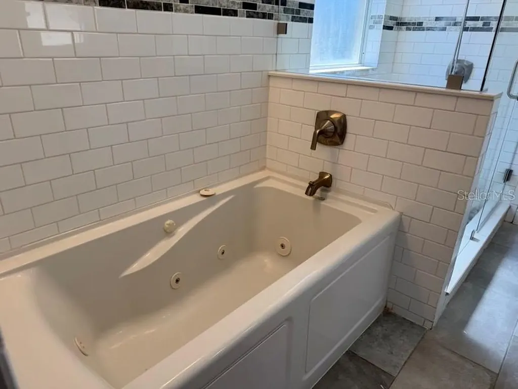 8753 Hampden Drive Tampa FL 33626
