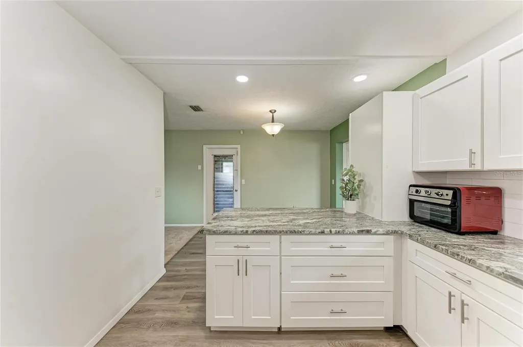 2811 33rd Avenue W Bradenton FL 34205