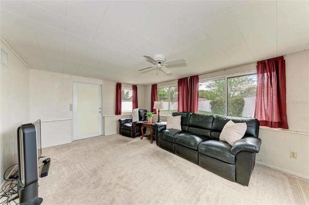 2811 33rd Avenue W Bradenton FL 34205