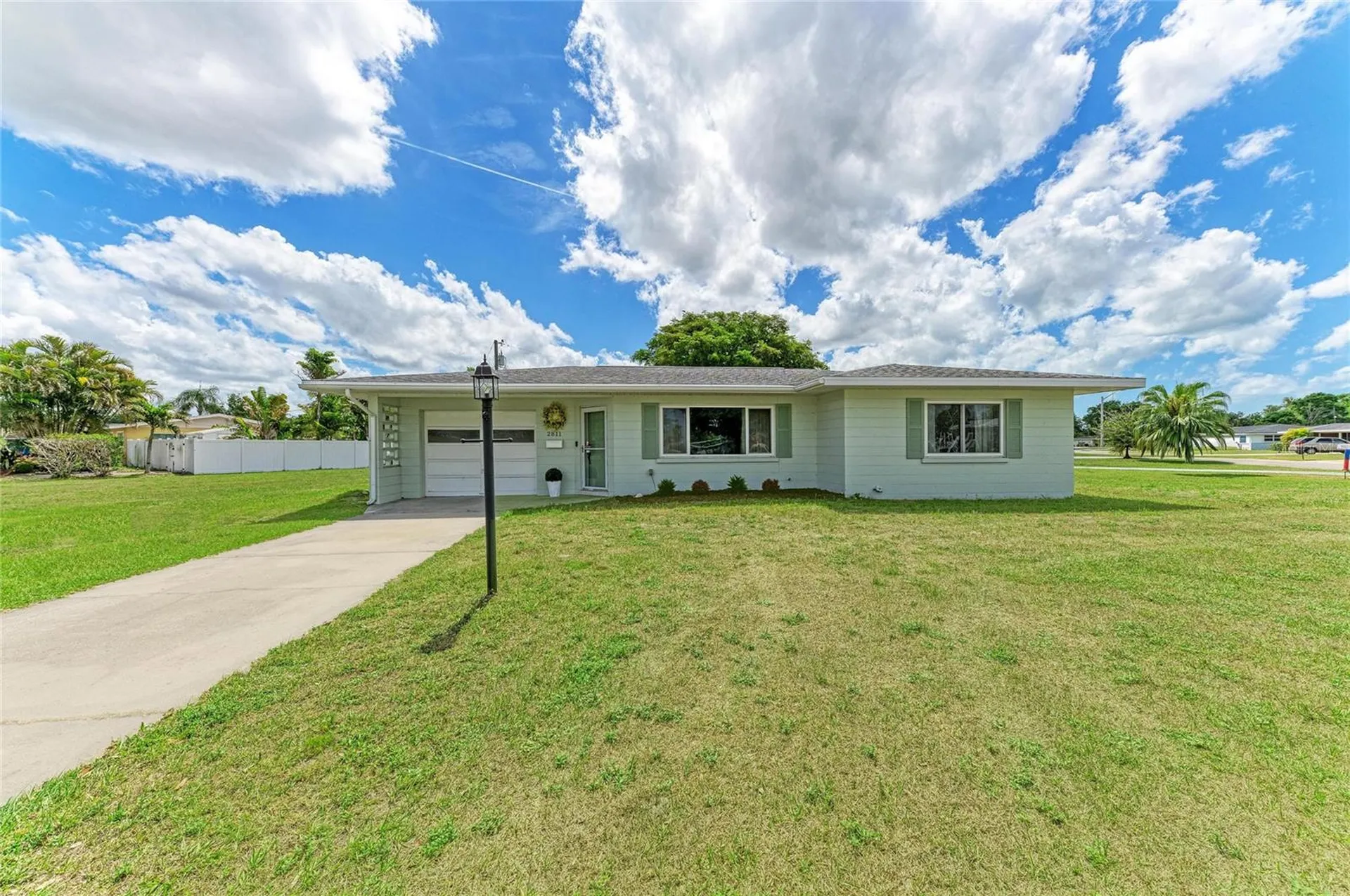 2811 33rd Avenue W Bradenton FL 34205