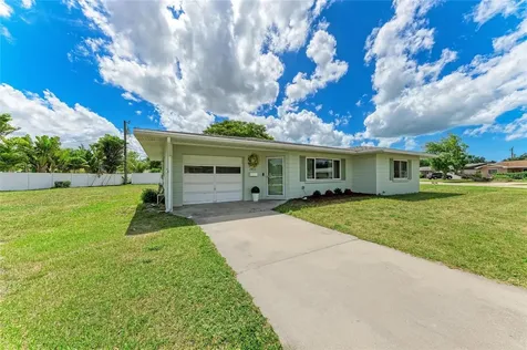 2811 33rd Avenue W Bradenton FL 34205