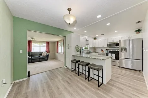 2811 33rd Avenue W Bradenton FL 34205