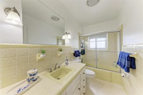 2811 33rd Avenue W Bradenton FL 34205