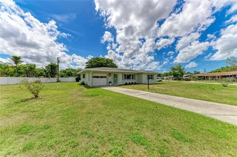 2811 33rd Avenue W Bradenton FL 34205