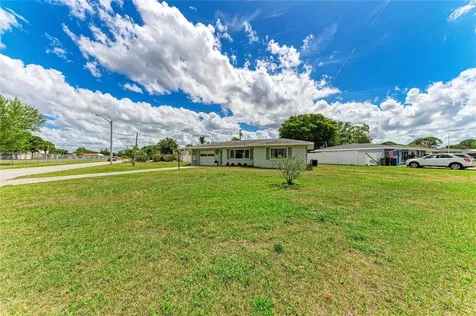 2811 33rd Avenue W Bradenton FL 34205